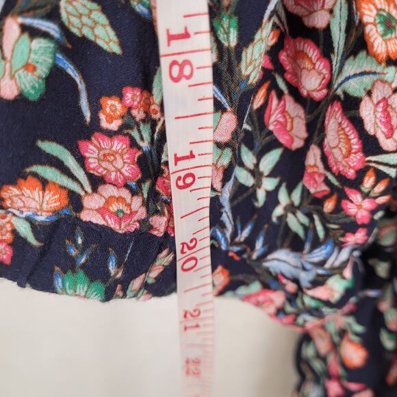 Loft black floral wrap back elasticized hem top Size large Boho Dark Romantic - Picture 11 of 11